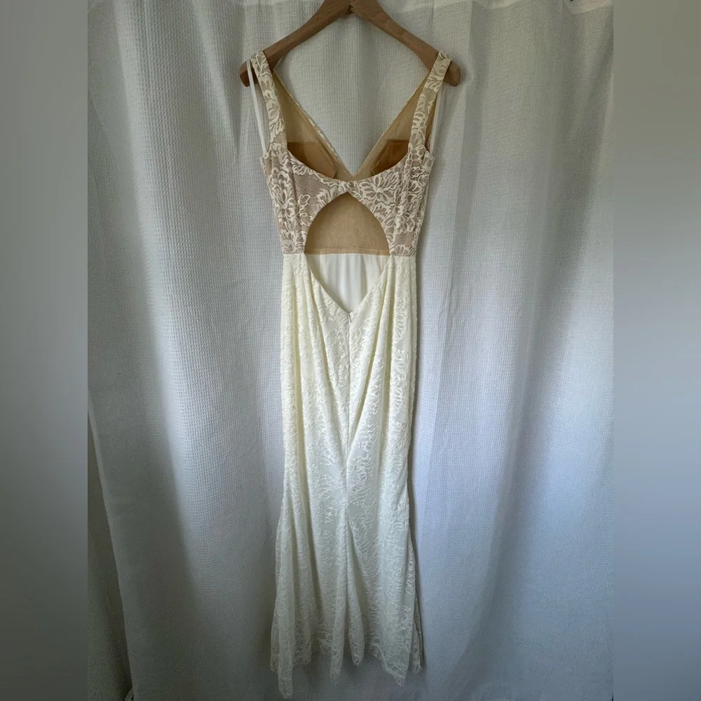 BHLDN Cream Sleeveless V-Neck Wedding Gown - Picture 8 of 16